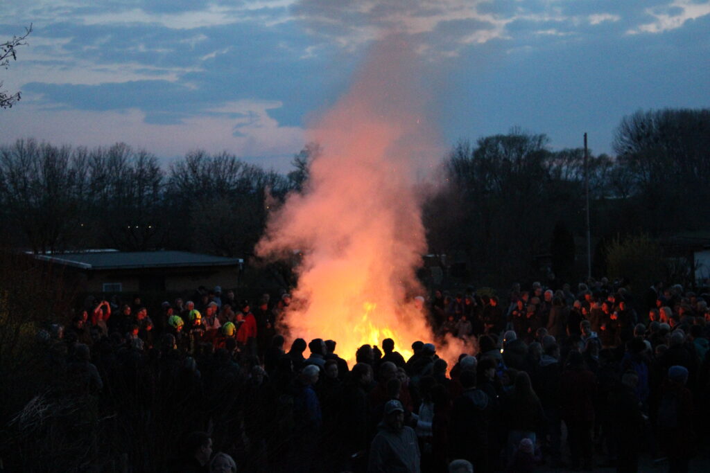 bv goe kgv wehr_0_Osterfeuer